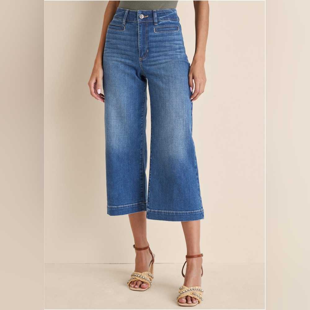 VENUS Wide Leg Crop Jeans in Medium Wash Size 2P